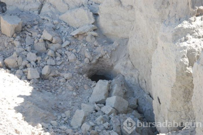 Karapınar'da 30 metre çapında obruk oluştu!