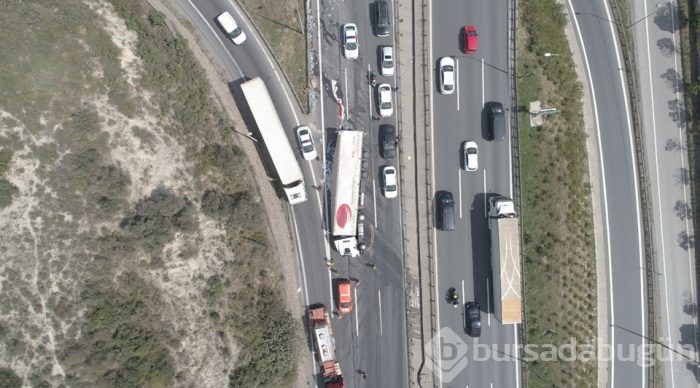 TEM'de TIR devrildi, 5 kilometrelik kuyruk oluştu