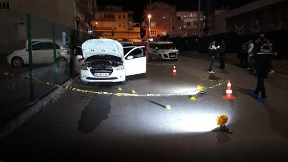 Yanlış otomobile ateş etti
