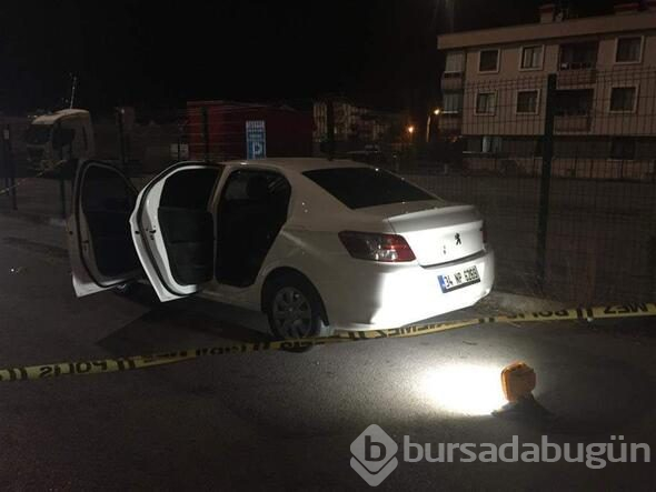 Yanlış otomobile ateş etti