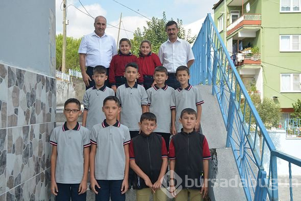28 kişilik sınıfta 12 tek yumurta ikizi