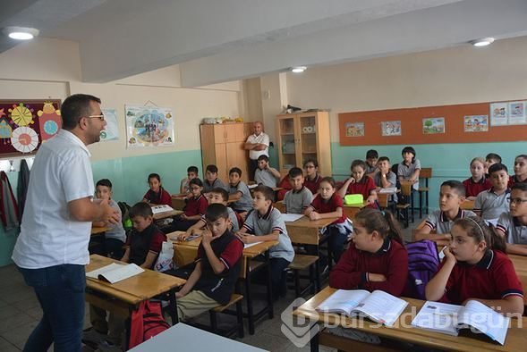 28 kişilik sınıfta 12 tek yumurta ikizi