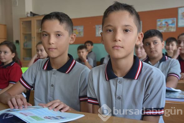 28 kişilik sınıfta 12 tek yumurta ikizi