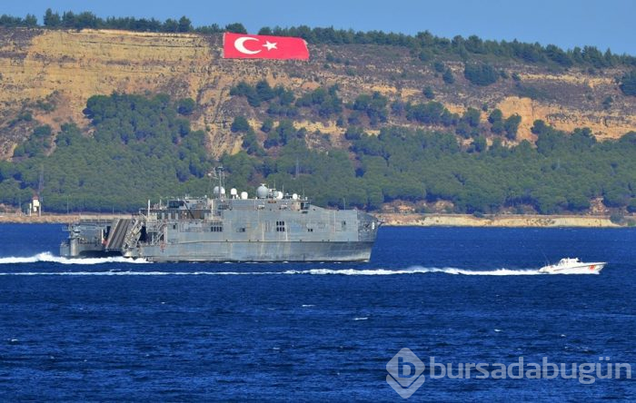 ABD askeri gemisi Çanakkale Boğazı'ndan geçti!