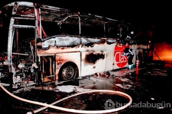 Aksaray'da yolcu otobüsü yandı