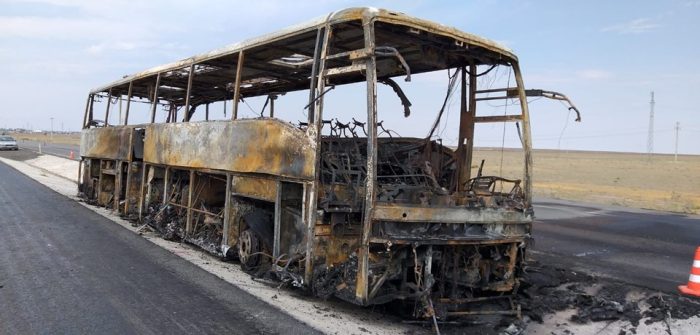 Aksaray'da yolcu otobüsü yandı