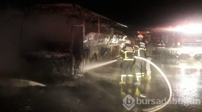 Aksaray'da yolcu otobüsü yandı