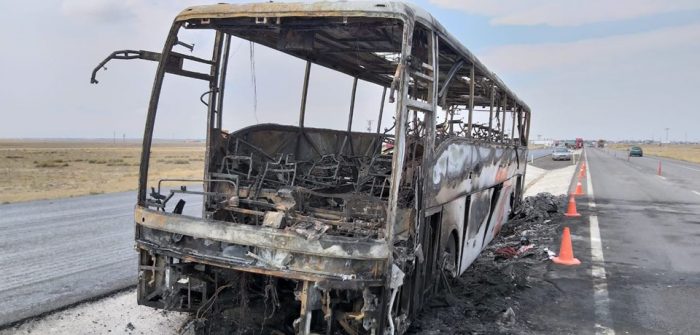 Aksaray'da yolcu otobüsü yandı