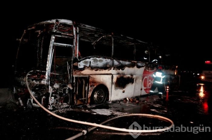 Aksaray'da yolcu otobüsü yandı