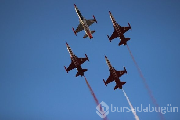 Türk Yıldızları ve Solo Türk nefes kesti!