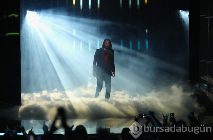 Keanu Reeves: Neo'ya uygun şekilde yaşamaya çalışıyorum