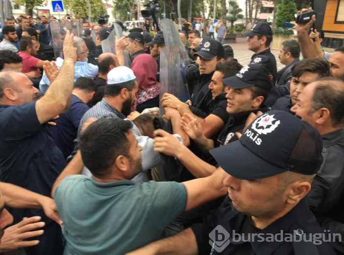 Eylem yapan pazarcılara biber gazlı müdahale
