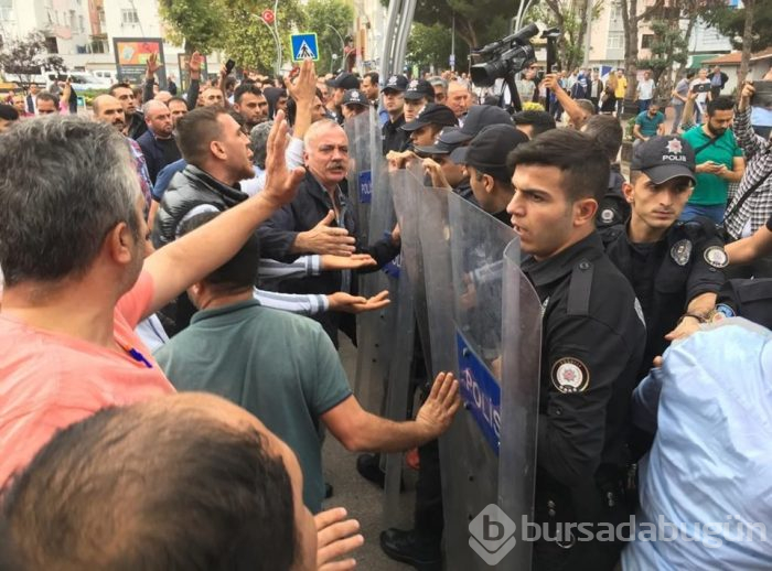 Eylem yapan pazarcılara biber gazlı müdahale