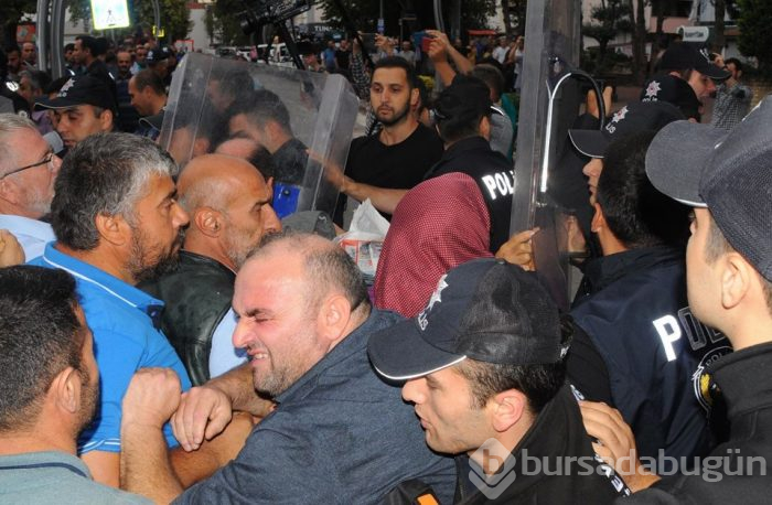 Eylem yapan pazarcılara biber gazlı müdahale