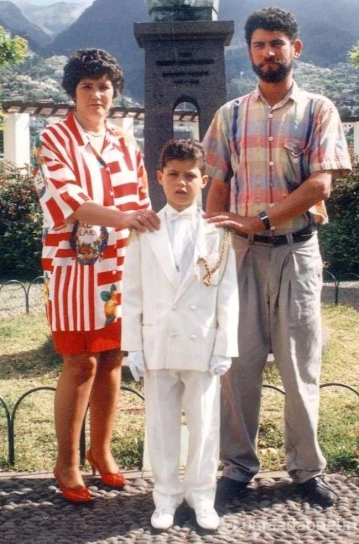 Cristiano Ronaldo 14 yıl önce ölen babası için hüngür hüngür ağladı