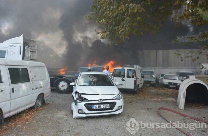 Bursa'da yedi emin deposunda büyük yangın
