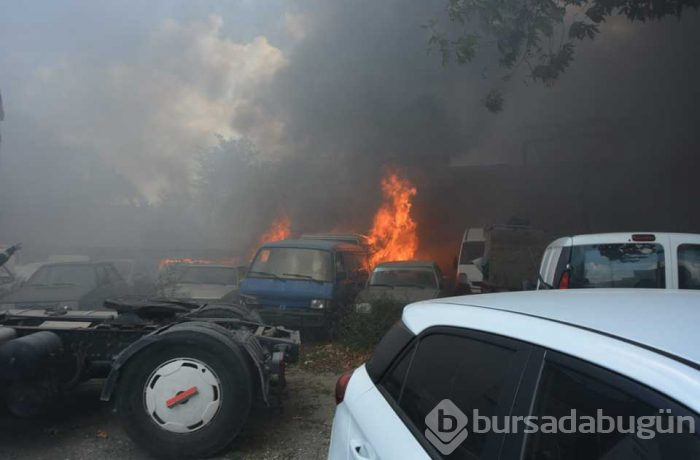 Bursa'da yedi emin deposunda büyük yangın