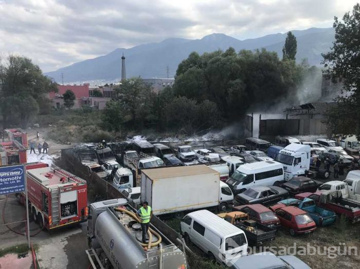 Bursa'da yedi emin deposunda büyük yangın