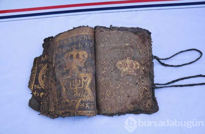 Diyarbakır'da 800 yıllık İncil ve İbranice işlenmiş ferman ele geçirildi