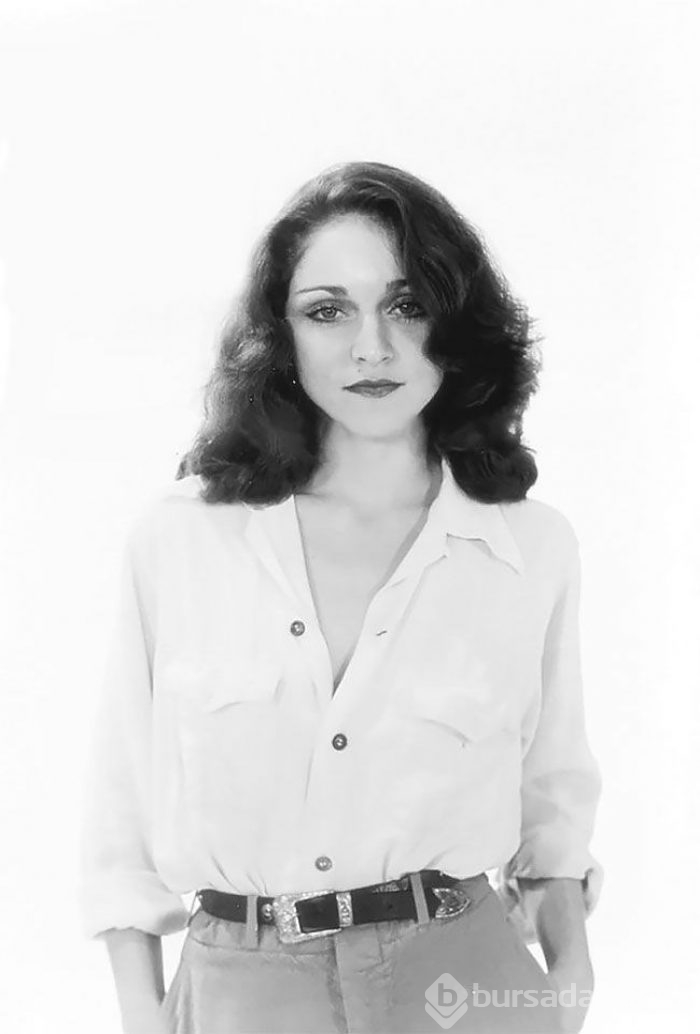 Madonna'nın siyah-beyaz 18 yaş fotoğrafları