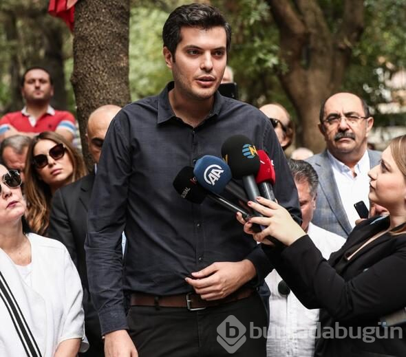 Tarık Akan,vefatının üçüncü yılında mezarı başında anıldı