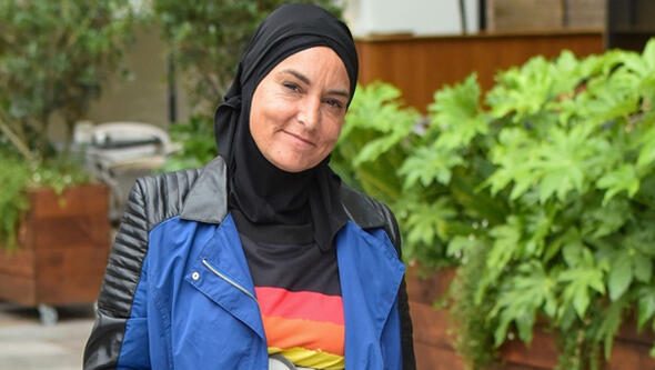 Beni evine çağırıp dövmeye çalıştı