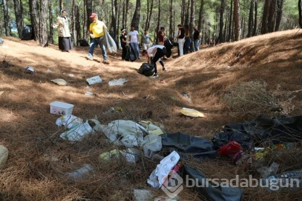 Kazdağları'ndan 1 ton çöp topladılar