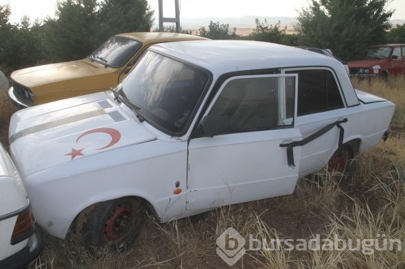 Bir evde 50 araç, gören şaşırıyor