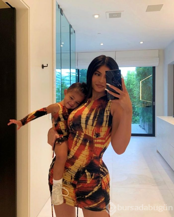 Playboy'a soyunan Kylie Jenner'dan olay yaratan cinsel ilişki itirafı!