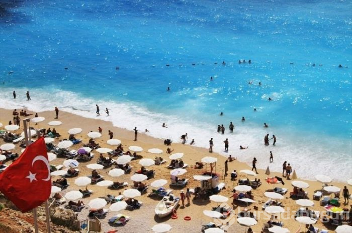 Kaputaş Plajı yazın gözdesi oldu