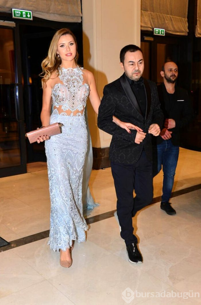 Serdar'dan boşanan Chloe Loughnan, bikinili pozuyla takipçilerini mest etti!