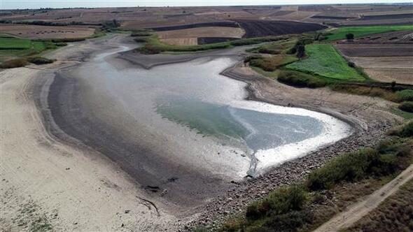 Oruçlu Göleti'ne tankerle su taşınıyor