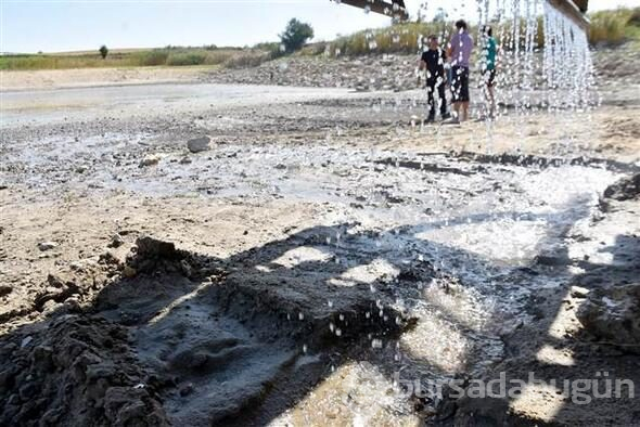 Oruçlu Göleti'ne tankerle su taşınıyor