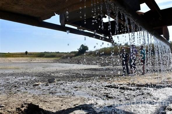 Oruçlu Göleti'ne tankerle su taşınıyor