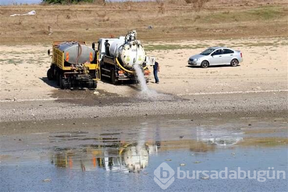 Oruçlu Göleti'ne tankerle su taşınıyor