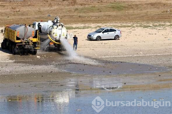 Oruçlu Göleti'ne tankerle su taşınıyor