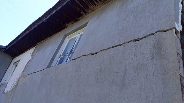 Denizli'deki depremden ilk görüntüler
