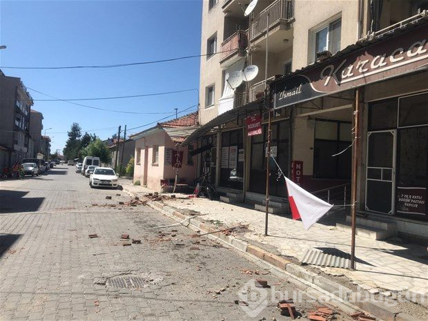 Denizli'deki depremden ilk görüntüler