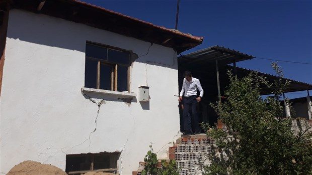 Denizli'deki depremden ilk görüntüler
