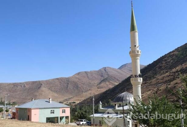 Görüşme yapabilmek için tepelere çıkıyorlar