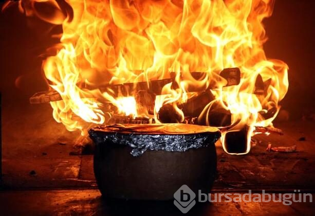 15 saatte pişen "pöç" sofraları süslüyor