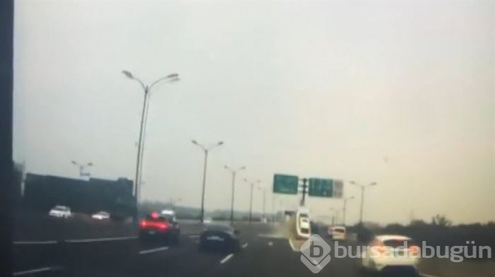Çin'de akılalmaz kaza: Otomobil dik durdu!