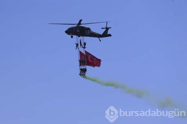 S-70 Black Hawk helikopterlerinden gösteri