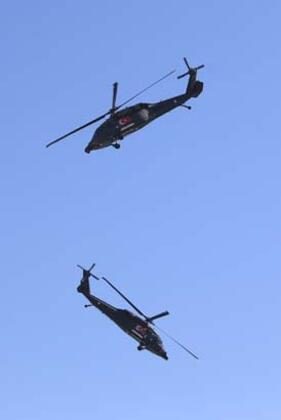 S-70 Black Hawk helikopterlerinden gösteri
