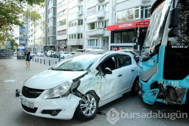 Kontrolden çıkan otobüs 2 araca çarparak durabildi