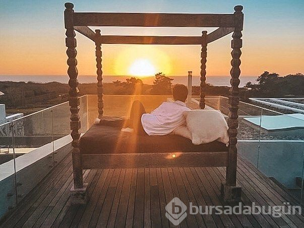 Yattığı yerden para kazanıp dünyayı geziyor