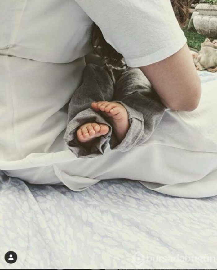 Azra Akın, doğum kiloları nedeniyle Fahriye Evcen'e de destek verdi