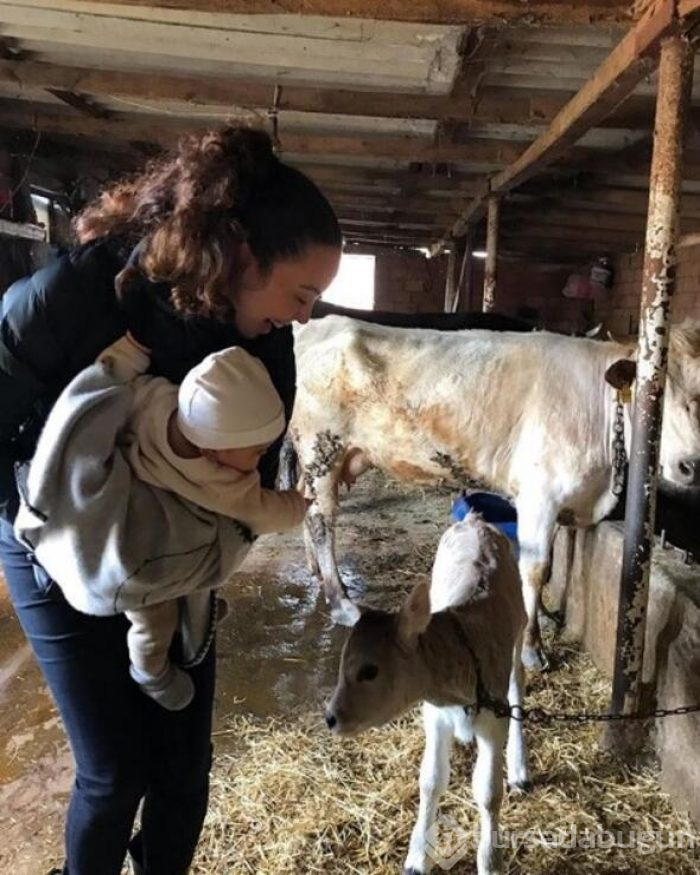 Azra Akın, doğum kiloları nedeniyle Fahriye Evcen'e de destek verdi