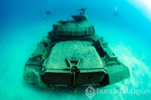  Akdeniz'in derinliklerine batırılan 45 tonluk eski tank ilgi odağı oldu