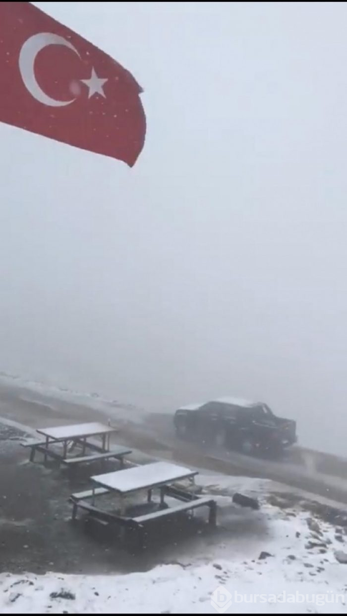 Sabah saatlerinden itibaren kar yağışı başladı! Her yer beyaza büründü